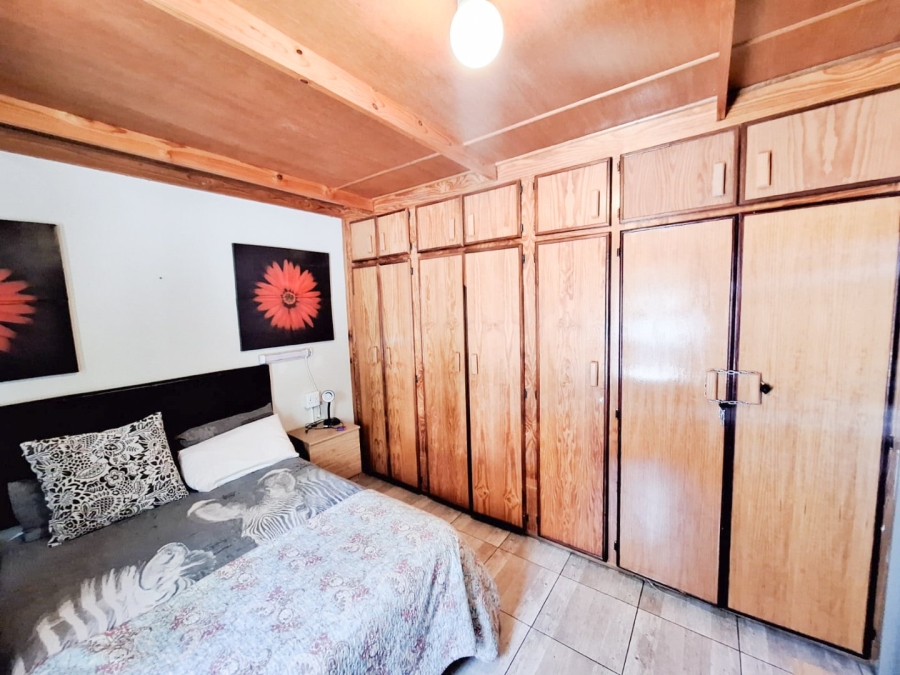 12 Bedroom Property for Sale in Pellissier Free State